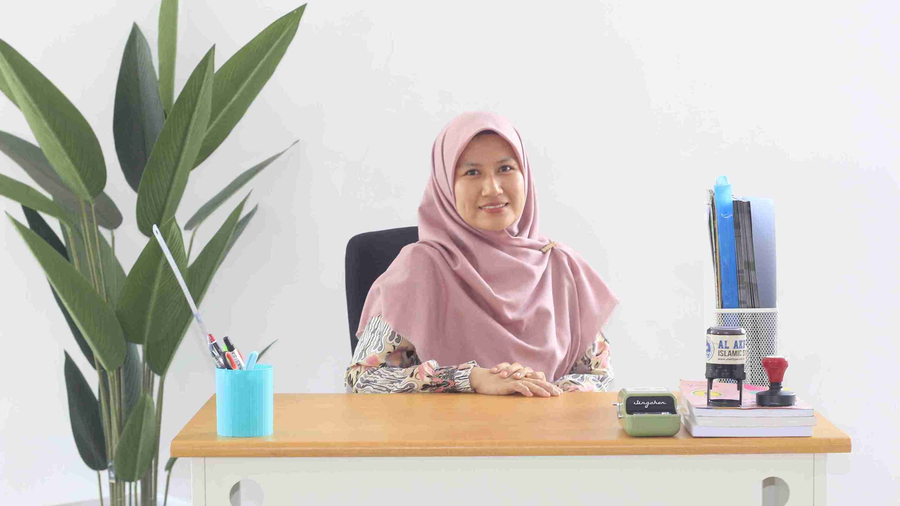 Nurhalifah, S.Pd