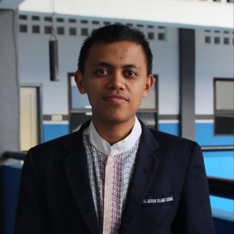 Muechajir Mansyur, S.Pd, Gr