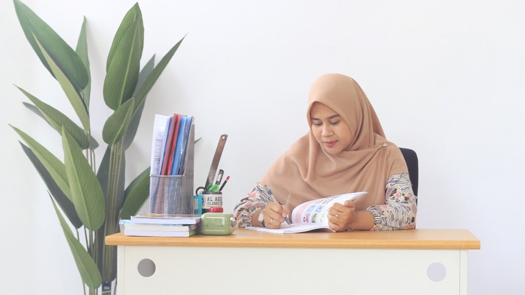 Ratna Widia Ningsih, S.Pd