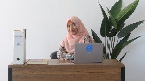 Auliah Debrianti, S. Hum.